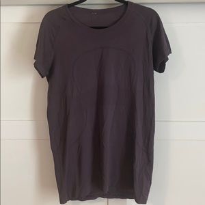 Lululemon workout shirt